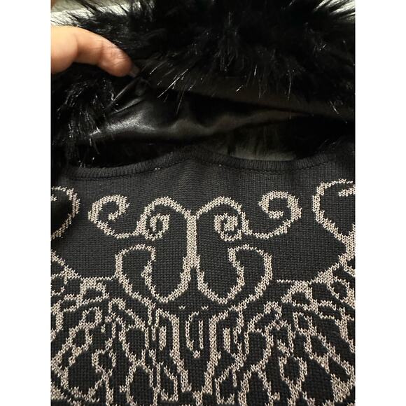 Chico’s Women’s Faux-Fur Collar Lurex Cardigan Black with Gold Size 0 - Picture 11 of 15